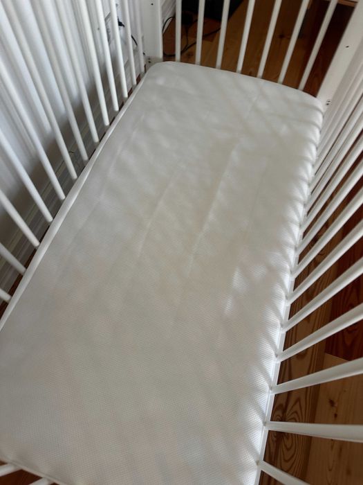 Cama de bébé ikea GULLIVER + Colchão + Barra de segurança