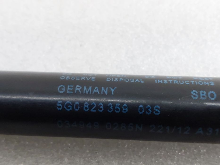 Amortecedor do capot VOLKSWAGEN Golf VII (5G1, BQ1, BE1, BE2)