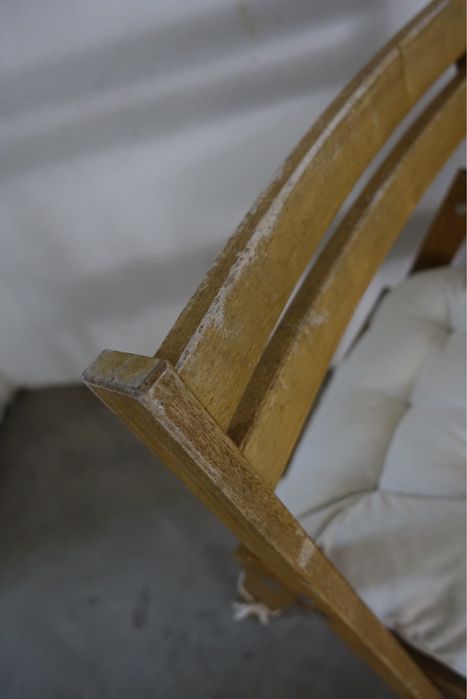 Conjunto Mesa Jardim com 2 Cadeiras e Coxim