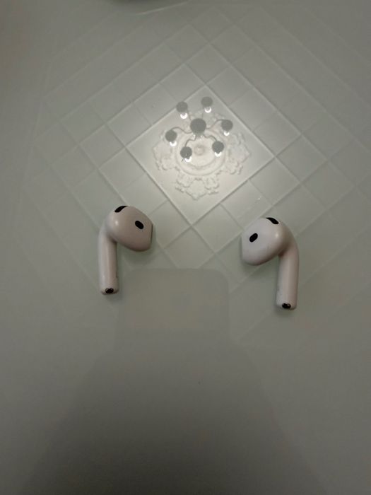 Airpods 4 правий лівий оригінал
