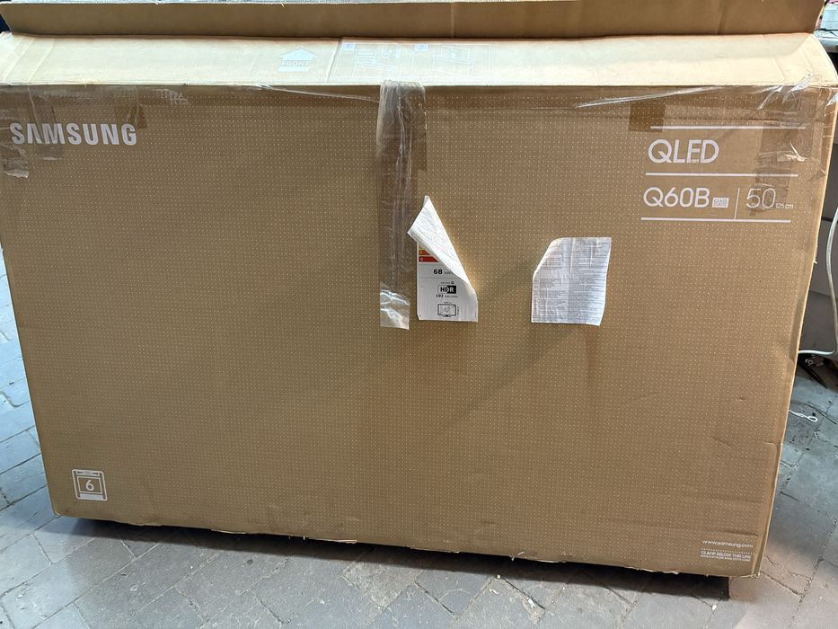 Телевізор Samsung QE50Q60BAUXXH, бита матриця