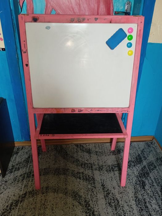 Продам детский мольберт для рисования,доска для рисования