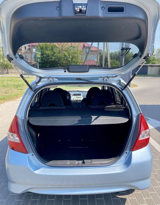 Продам автомобіль Honda Jazz