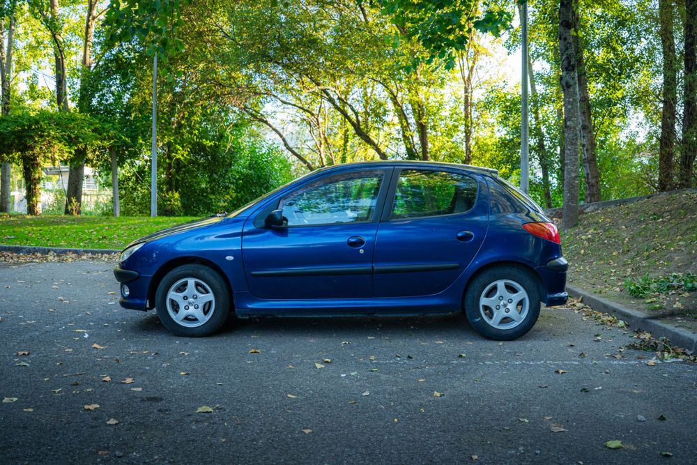 Peugeot 206 1.4 16V | 2004 — photo 3