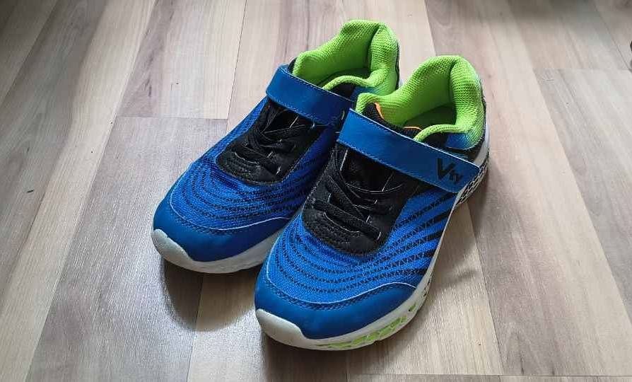 Buty dla chłopca V- ty, roz. 36