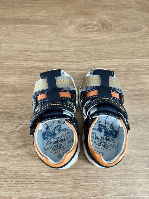 Vendo sandálias - criança ( ver descrição)