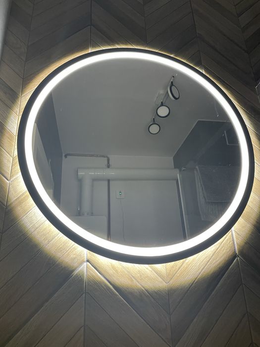 Lustro z wbudowanym oświetleniem Rund Led 70 Venti