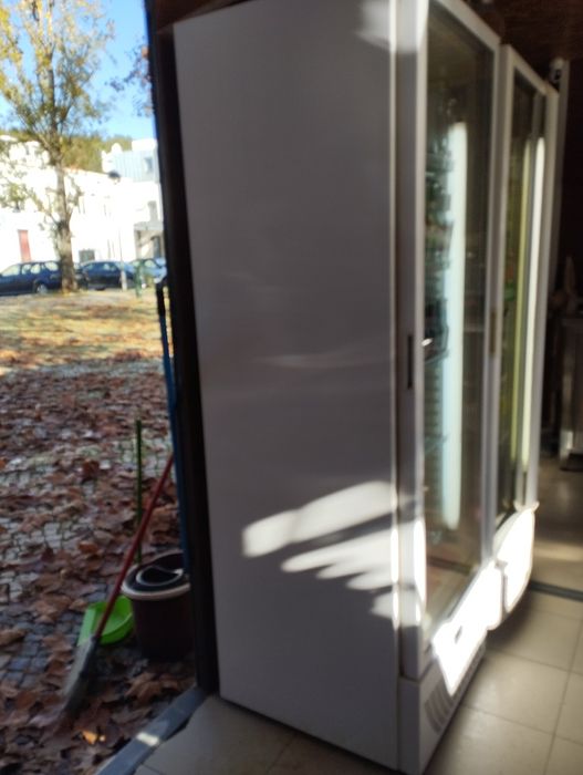 Arca vertical para bebidas