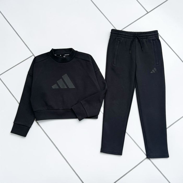 Костюм Adidas оригінал для дівчинки 7-8 років