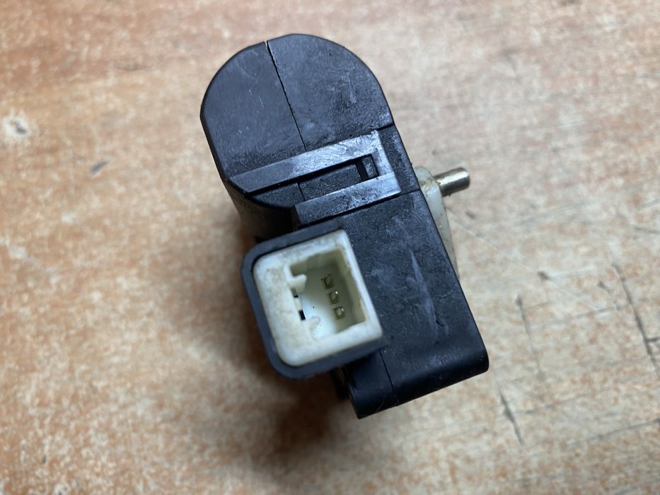 Toyota Avensis T25, Corolla. Mitsubishi. Сервопривід пічки, заслонки.