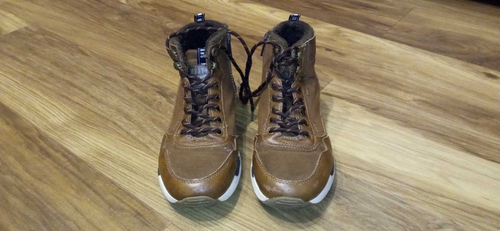 Buty Mustang męskie rozmiar 41.