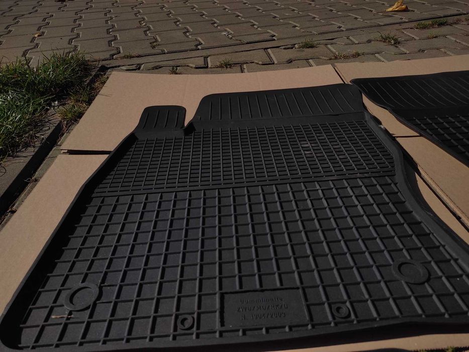 NOWE Dywaniki gumowe VW GOLF VII od 2012r dopasowane korytka korytko