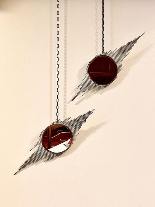 Espelho com Design Geométrico e Acabamento Envelhecido