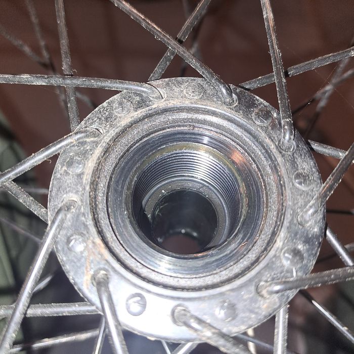 Piasta Shimano FH-M6010-B bez kulek i osi