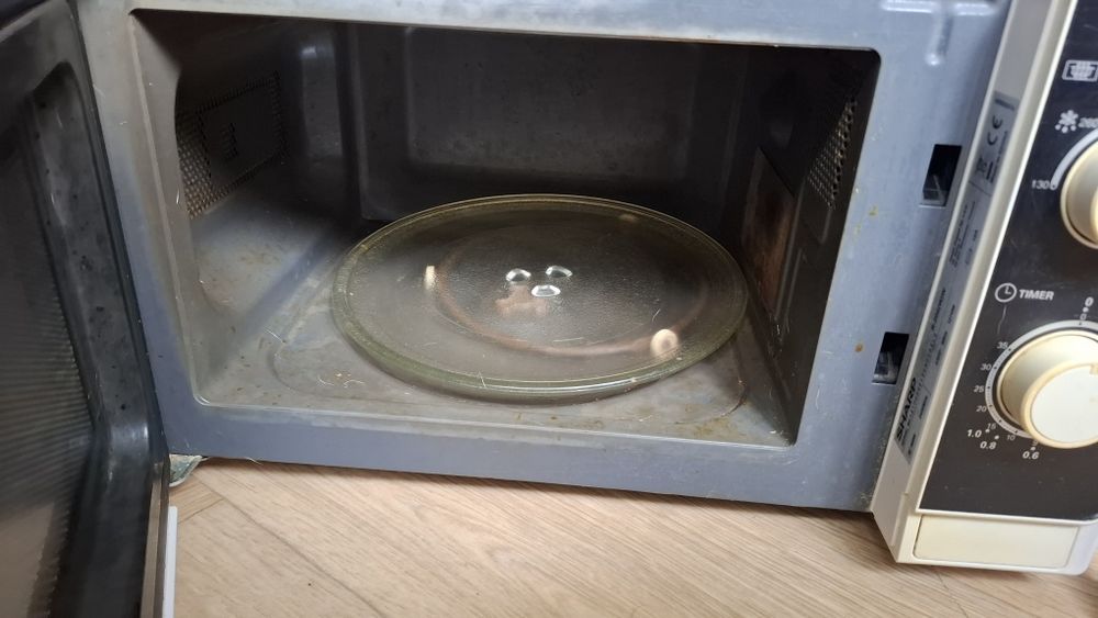 Мікрохвильова піч Sharp