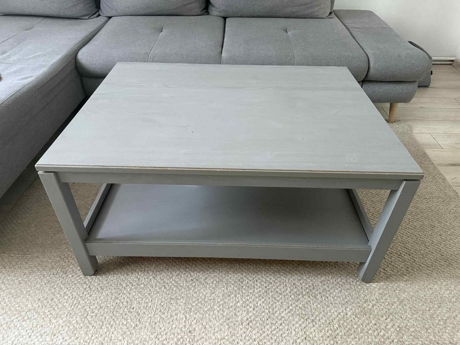 Ładny stolik jak nowy