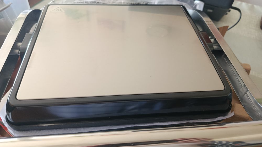 Grelhador  de placas novo