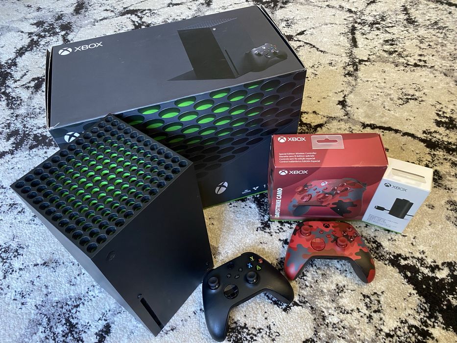 Microsoft Xbox series X 1TB SSD + 2 геймпади + акумуляторна батарея
