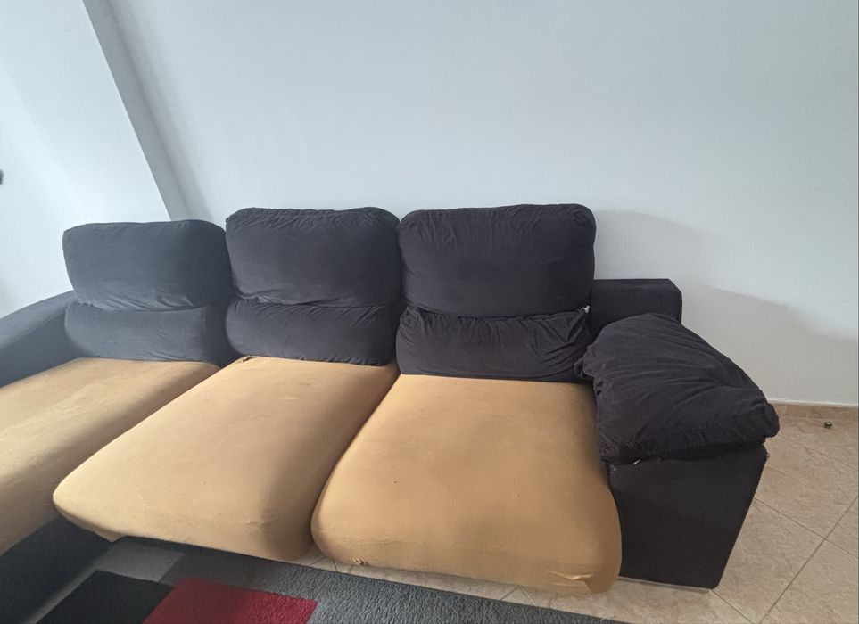 Sofá e mesa de centro434817279554365442