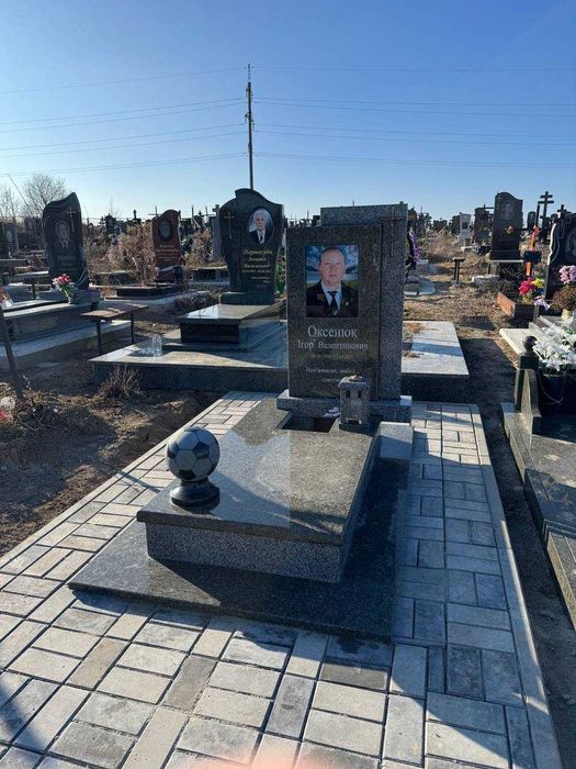 Європейські памʼятники з НАТУРАЛЬНОГО ГРАНІТУ | Елітні | Комбіновані