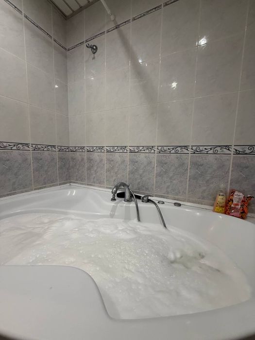 Квартира погодинно, подобово Мост сіті джакузі Генератор