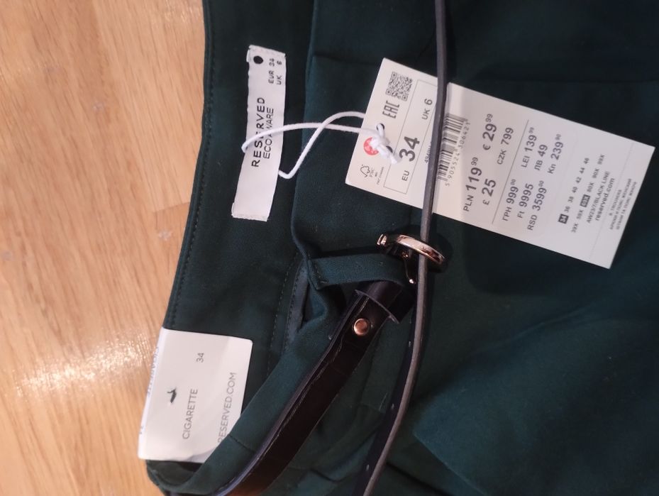 Spodnie eleganckie zielone z paskiem  reserved