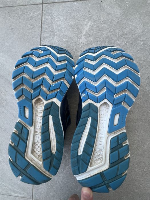 Продам кроссівки saucony