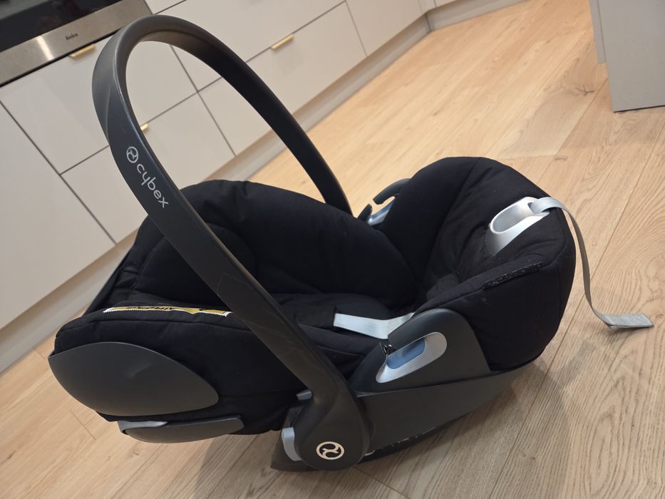 Fotelik nosidełko Cybex Cloud Z i-size z bazą