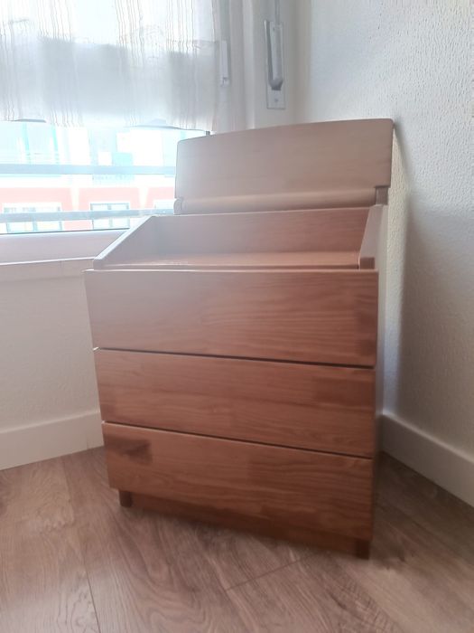 Mesinha de cabeceira