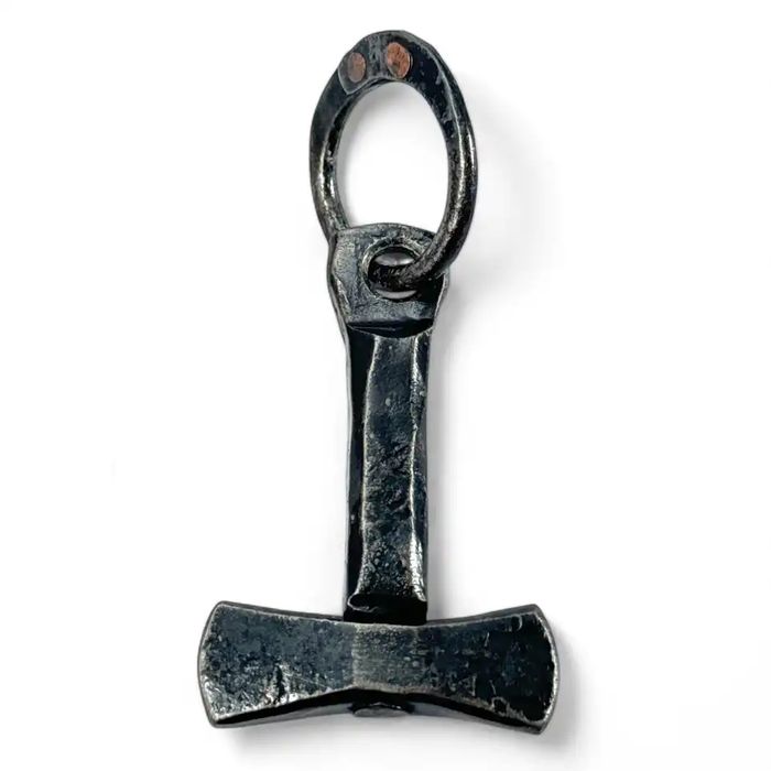 Mjölnir, Kuty Młot Thora, Zawieszka