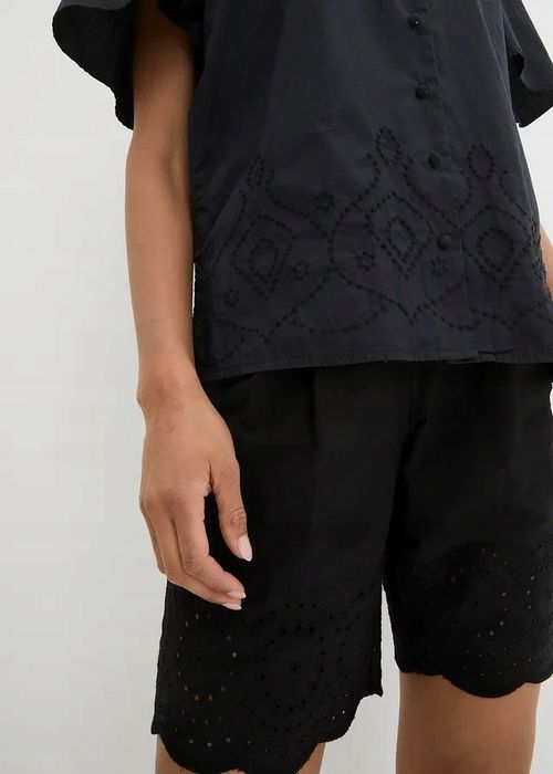 B.P.C czarna bluzka koszulowa z haftem ^50