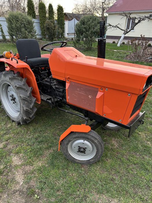 Мінітрактор японський