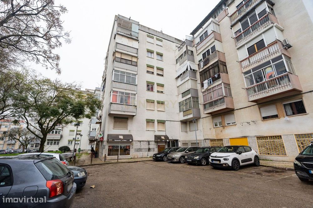 T0 transformado num T1 em Odivelas — Odivelas, Lisboa