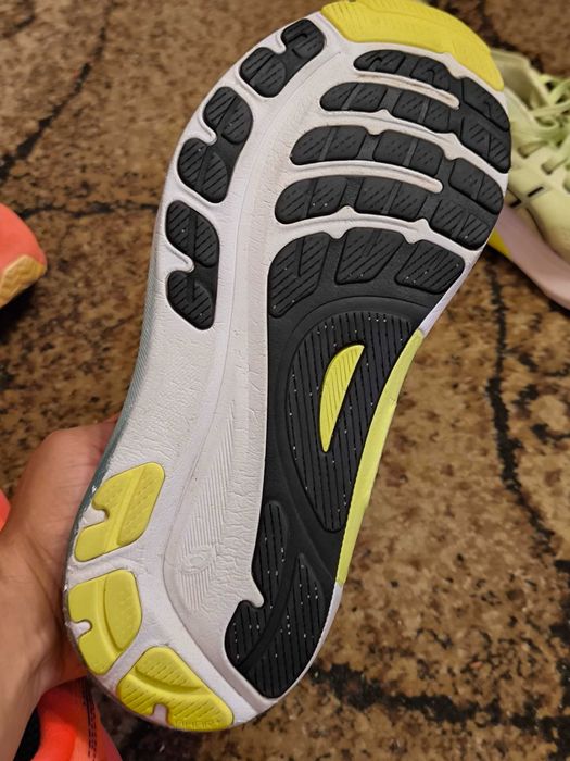 Беговые кроссовки Asics Gel-Kayano 31 идеальное состояние