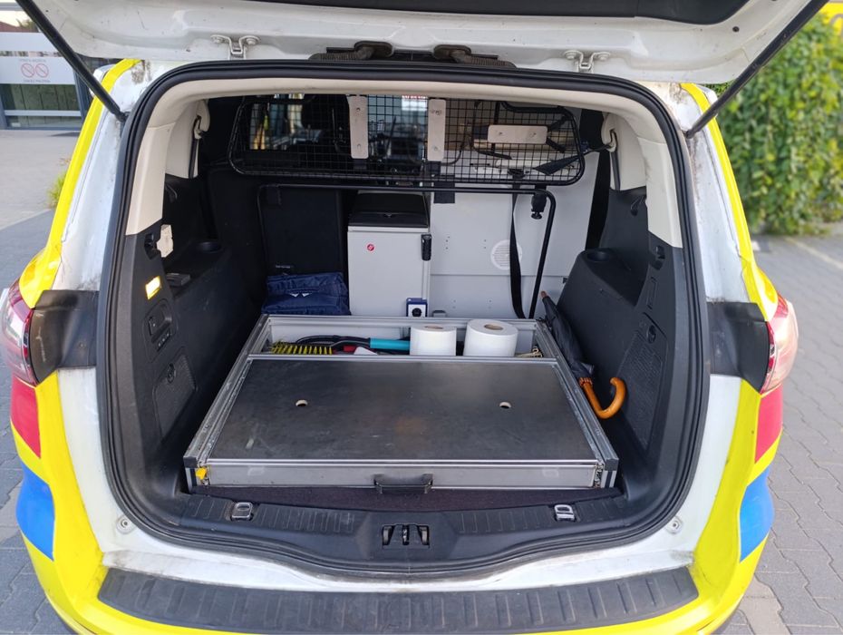Ford S-Max karetka ambulans 2017
