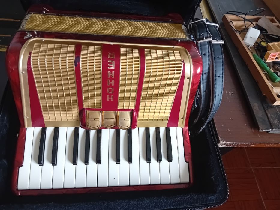 Acordeon marca Hohner