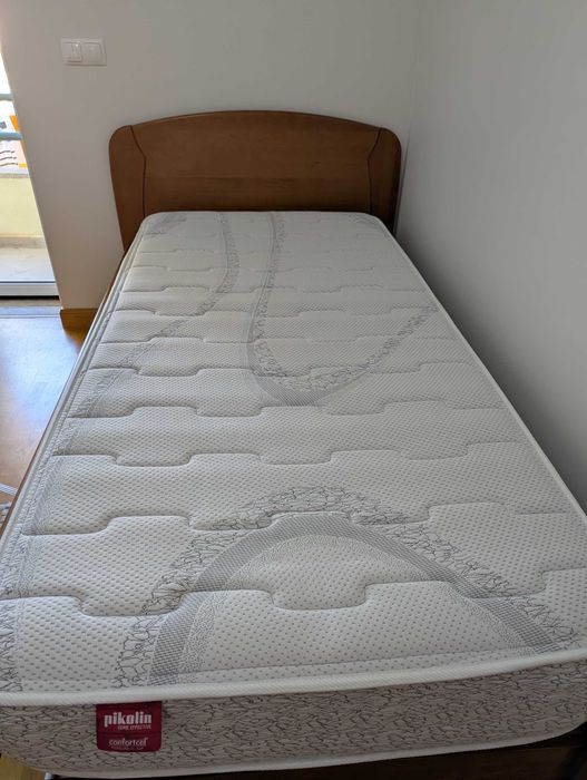 Cama individual com colchão