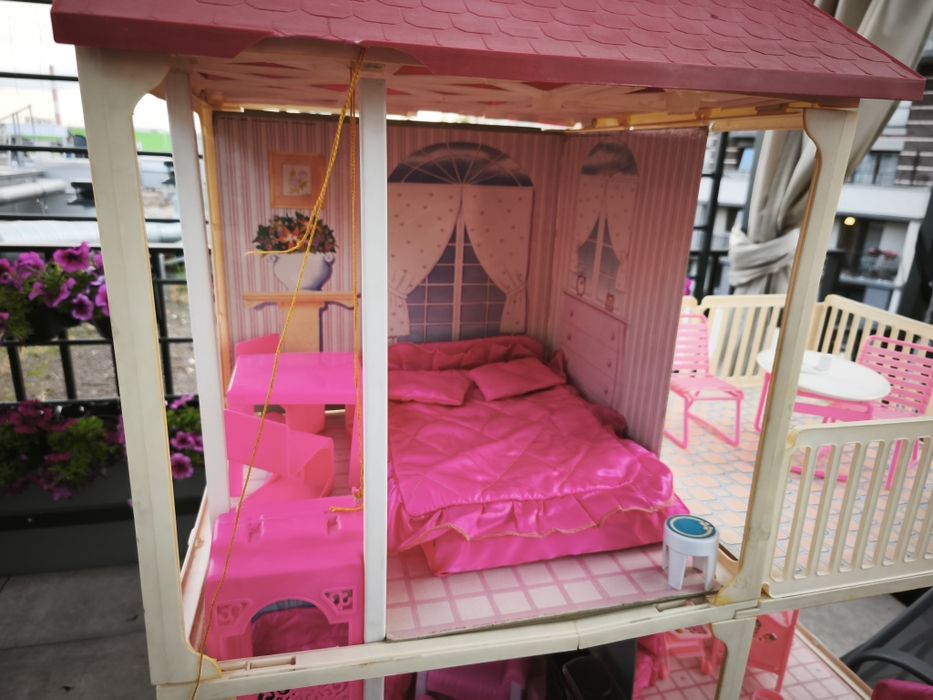 Domek dla lalek Barbie plus gratisy