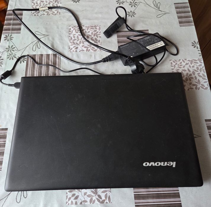 Laptop Lenovo 17 cali