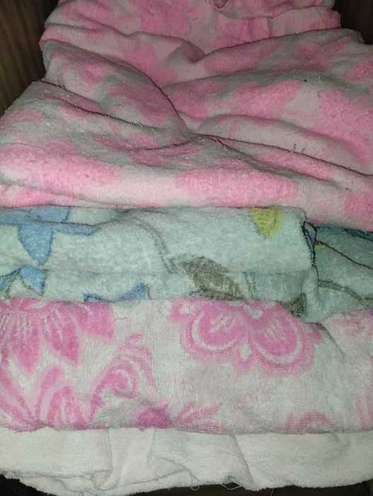 Махровые полотенца , постельное белье