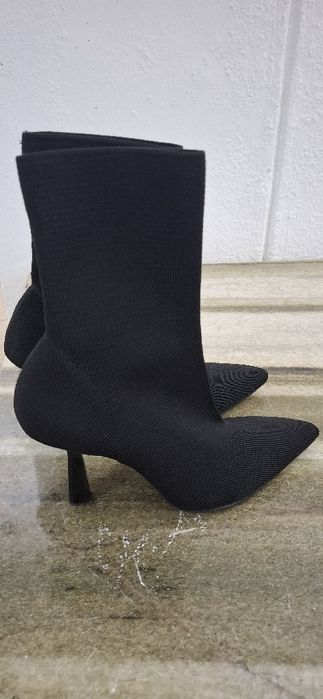 Vendo botins pretos  Lefties