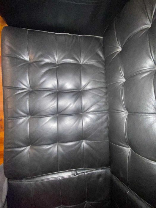 Sofá pele cartone preto IKea