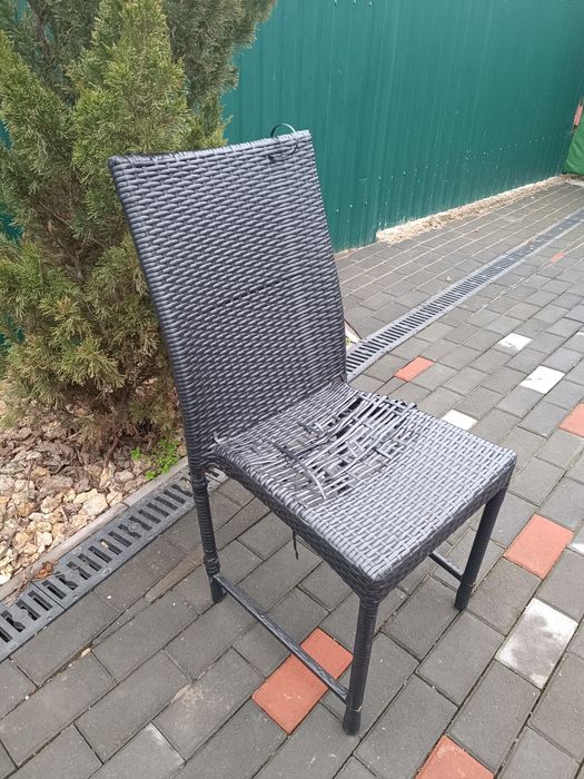 Стілець ротанговий на перетяжку