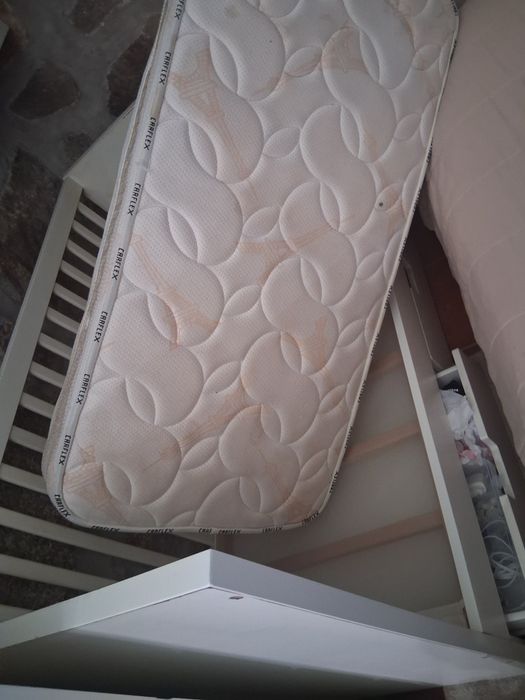 Berço/cama de bebé criança com colchão