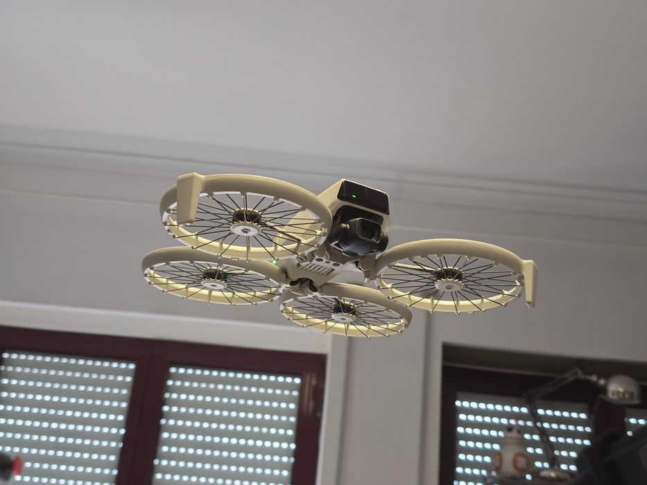 DJI Flip + 2 baterias + Hub + Freewell + DJI Care Refresh