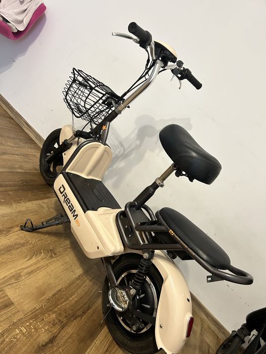 Hulajnoga skuter elektryczny