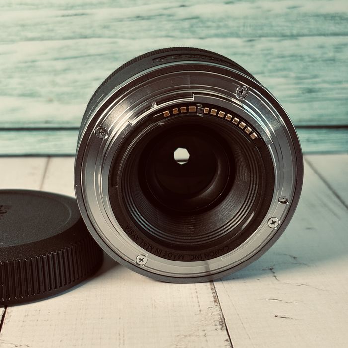 Objetiva Canon RF 50mm f1.8