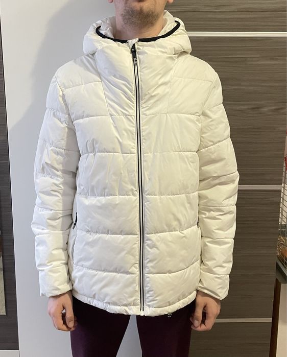 Продам чоловічу білу куртку М 46-48 фірмову pull & bear мужская куртка
