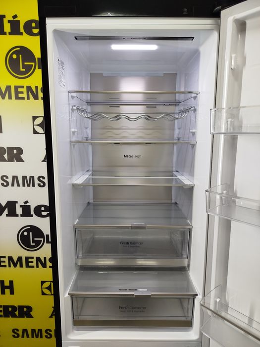 Холодильник фірми LG, Модель GBB72MCUFN