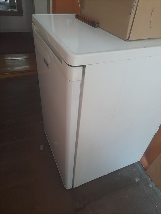 Mała lodówka Zanussi